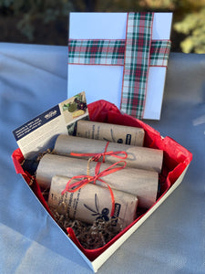GIFT BASKET Andalusia. 1 Evoo, 1 sherry vinegar and 2 olive oil chocolates. Available in CA 🇨🇦  & US 🇺🇸. </b> </b>  <B></b>